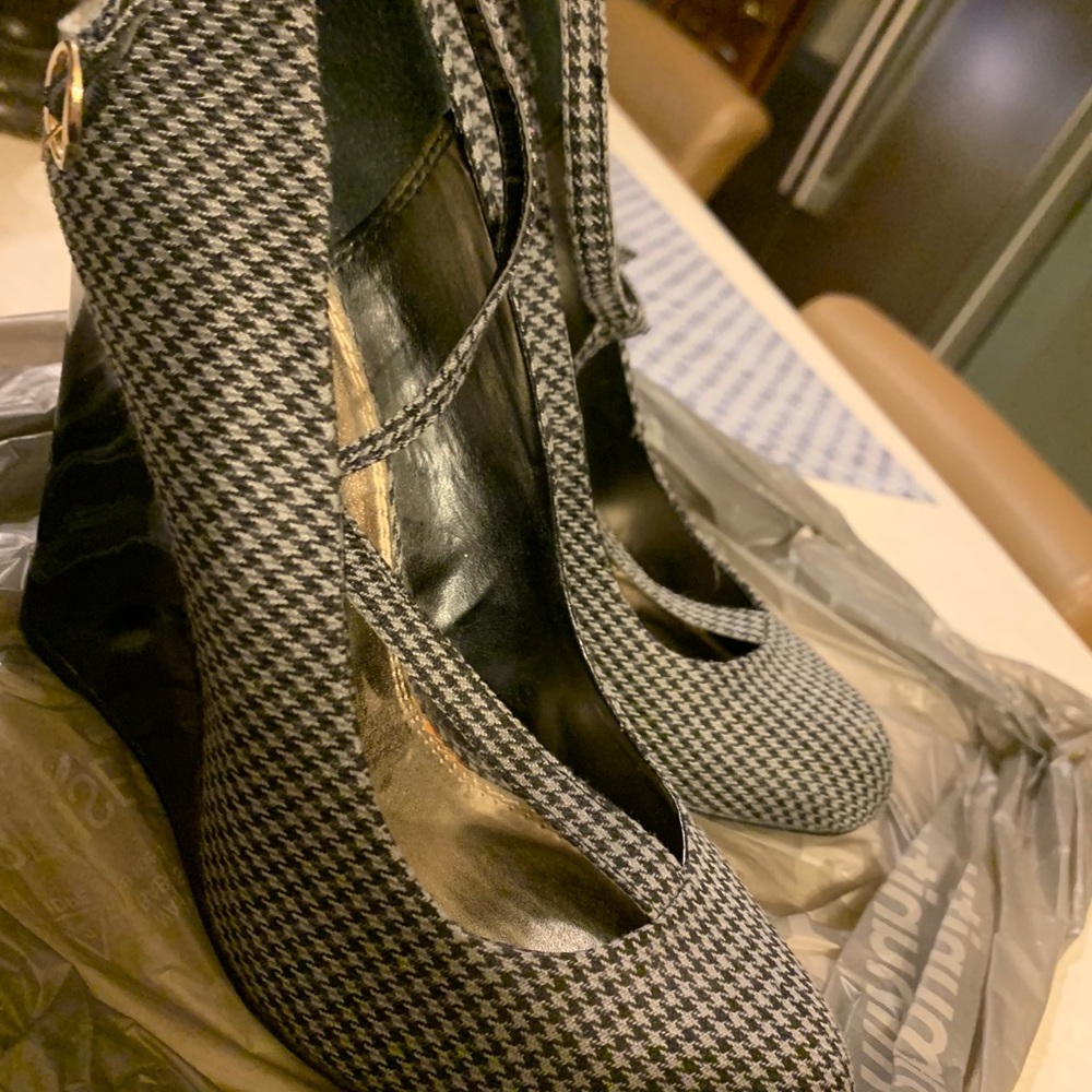 Bakers 1993 Cabfare wedges